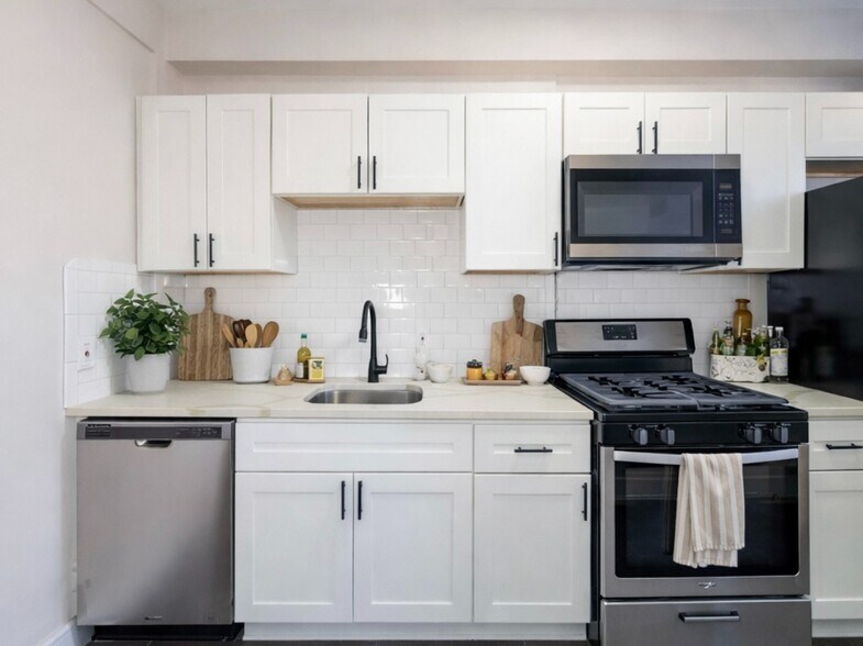 Building Photo - 1 Bedroom in CWE