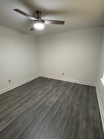 Building Photo - 1322 Knollwood Dr