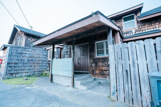 Building Photo - 122 Brennan St