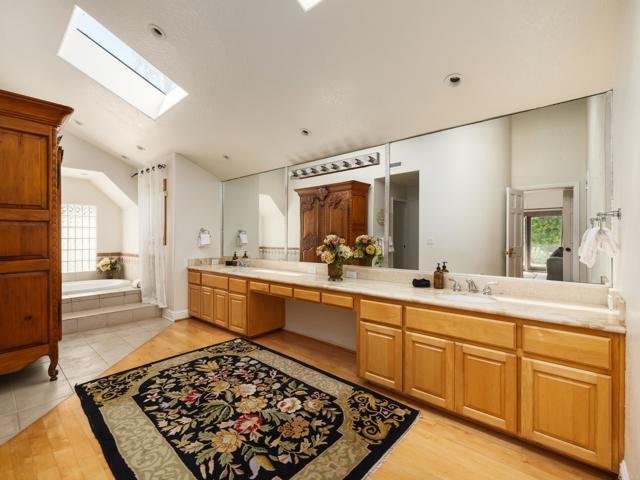 Building Photo - 20780 Fortuna Del Norte