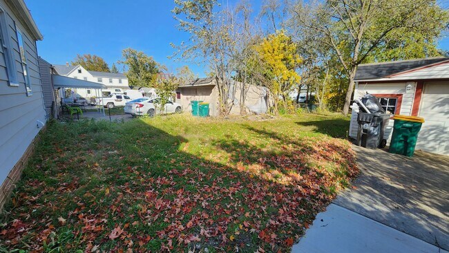 Building Photo - Single family home 3 bedroom