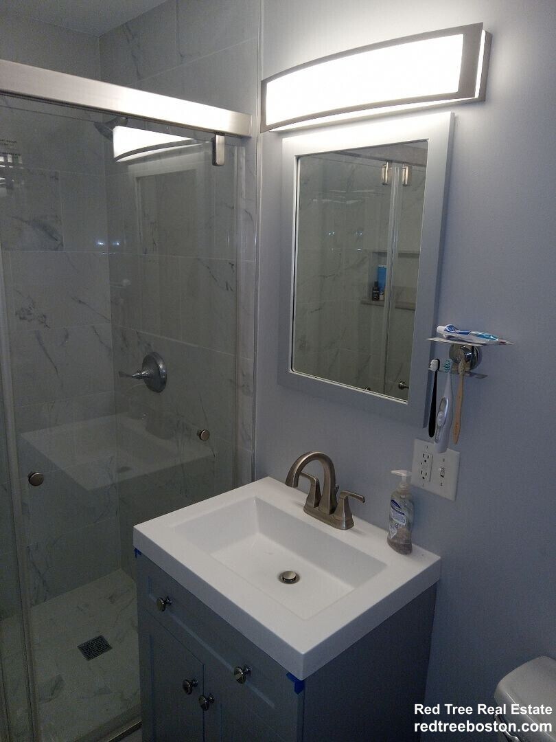 Building Photo - 777 Parker St