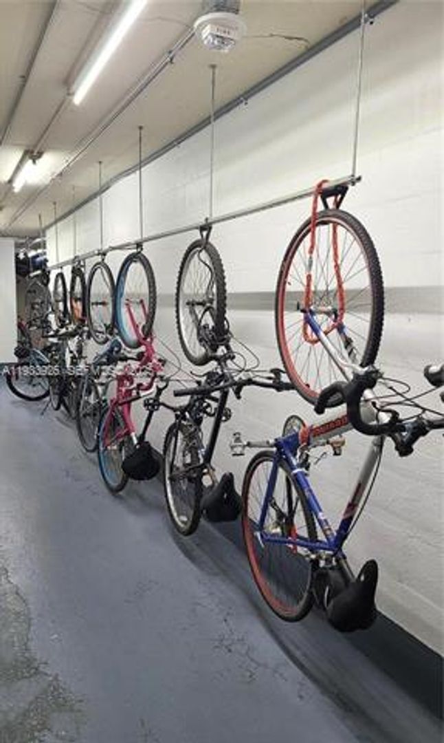 Building Photo - 3180 S Ocean Dr