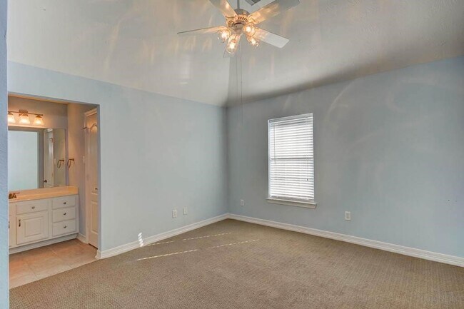 Building Photo - 12418 Lago Bend Ln