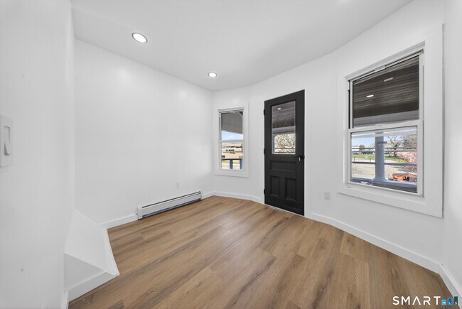 Building Photo - 259 Laurel Ave