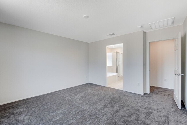 Building Photo - Newer Home in Indian Springs!