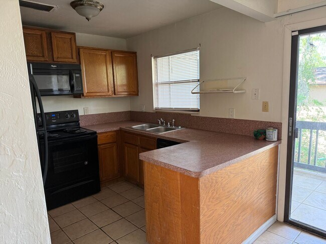 Building Photo - Spacious 2bd/2ba home for rent!