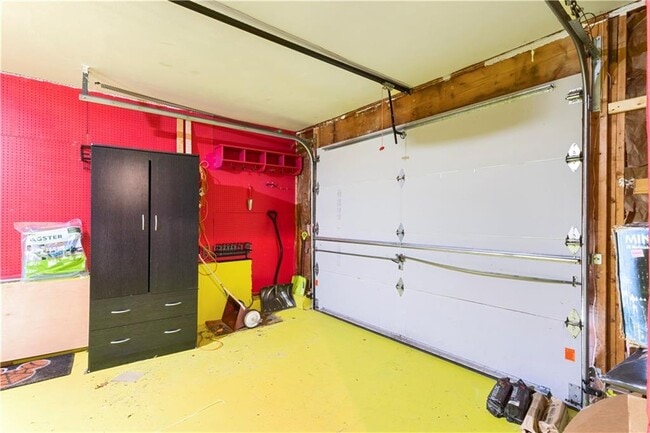 Building Photo - 32 Lawnacre Dr