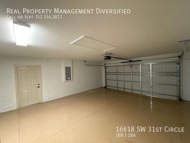 Building Photo - 16618 SW 31st Cir
