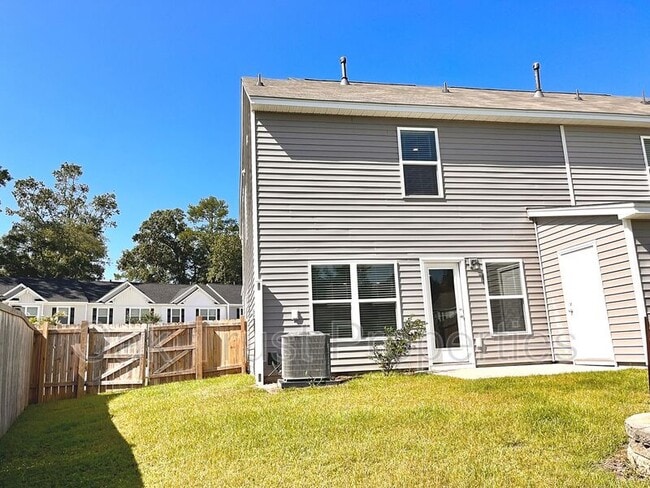 Building Photo - 129 Spencer Cir