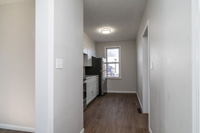 Building Photo - One Bedroom, One Bathroom Single Family Home