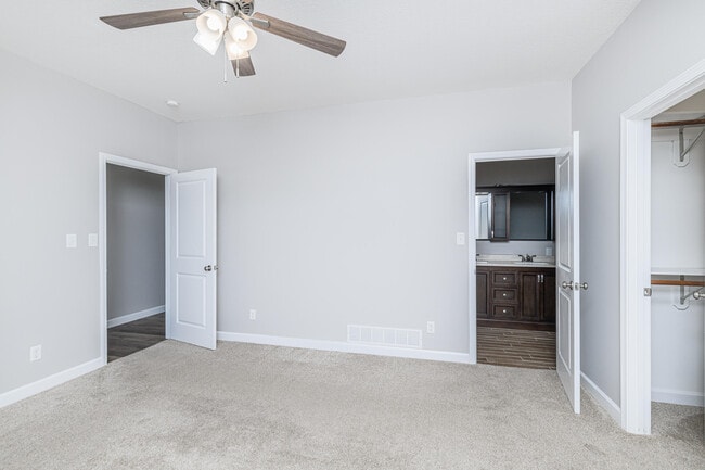 Building Photo - 1805 Mills Dr