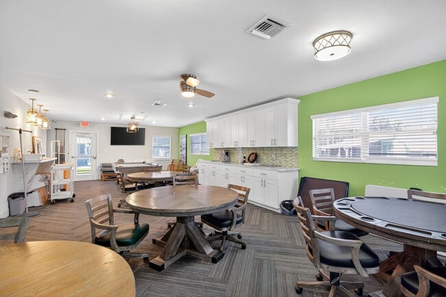 Building Photo - 1208 Lee St