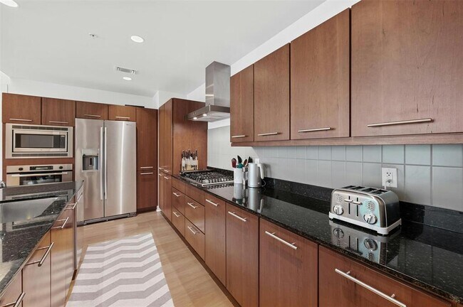 Building Photo - 210 Lee Barton Dr