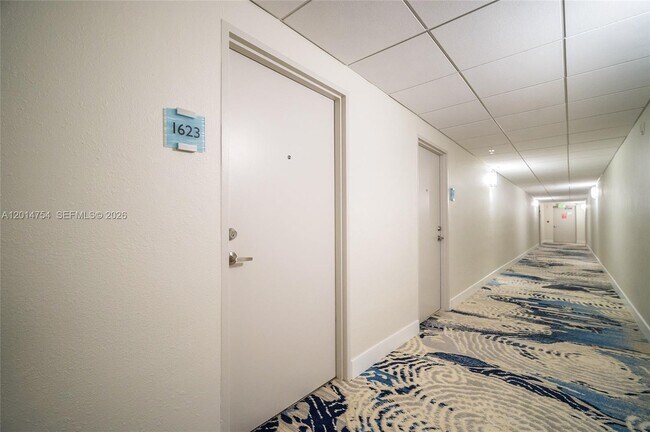 Building Photo - 3001 S Ocean Dr