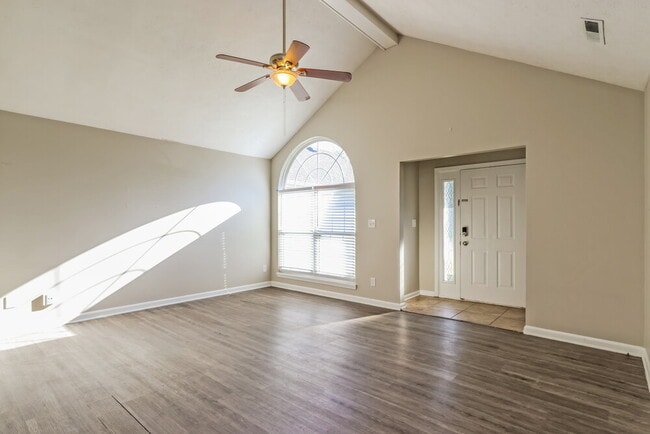 Building Photo - 11107 Meadow Chase Ct