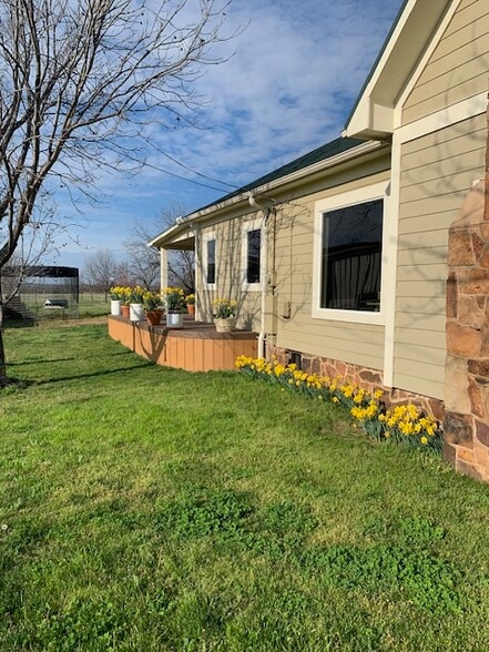 Building Photo - 3381 Sartain Rd