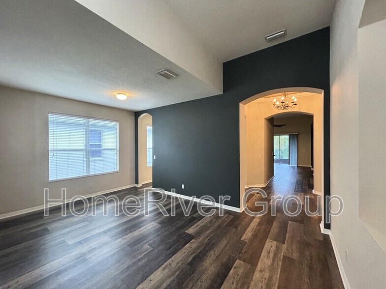 Building Photo - 5221 Clover Mist Dr
