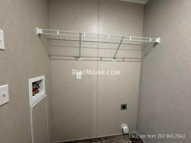 Building Photo - 194 F St