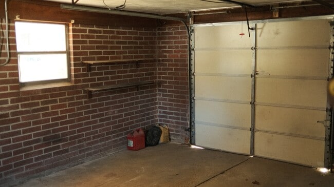 Building Photo - 32568 Electric Blvd