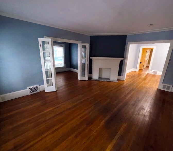 Building Photo - 1652 Hillcrest Rd