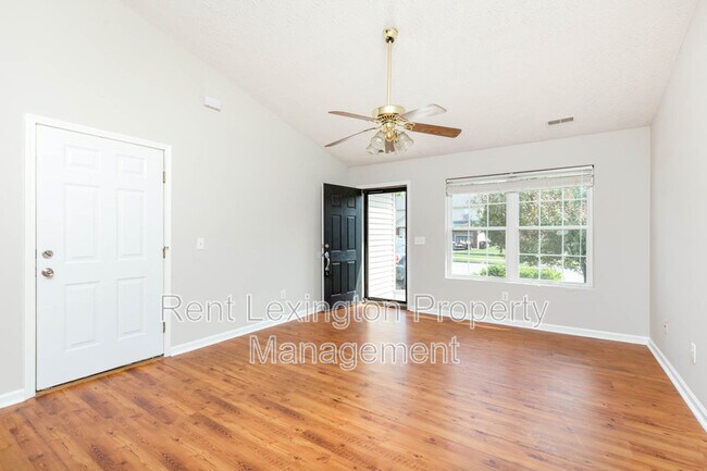 Building Photo - 300 Elkchester Cir