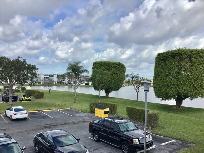 Building Photo - 2035 Exeter