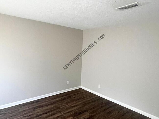 Building Photo - 508 Westfield Dr
