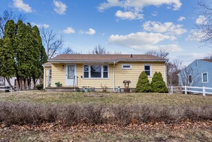 Building Photo - 3022 Cottonwood Ln
