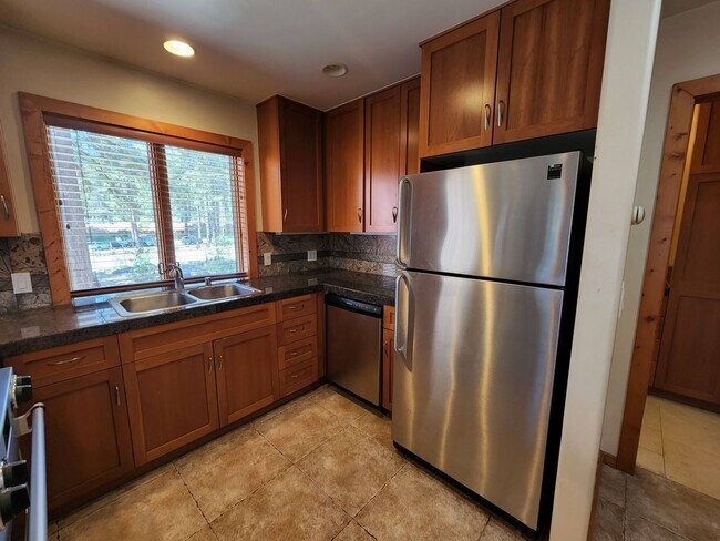 Building Photo - 252 - Yaho Duplex