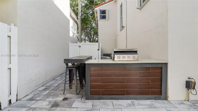 Building Photo - 876 Garnet Cir