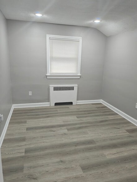 Building Photo - 188 Nesbit Ter