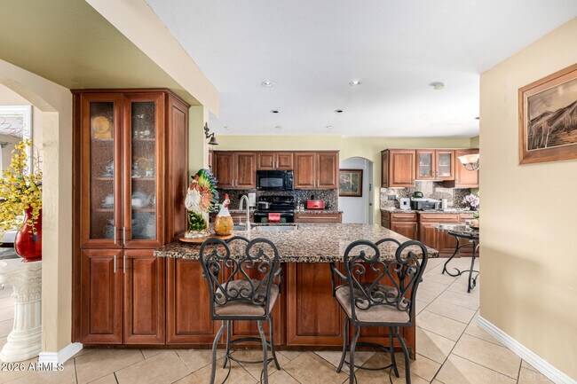 Building Photo - 11051 N 44th Ct