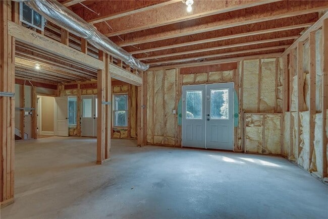 Building Photo - 3924 Sweat Creek Run NE