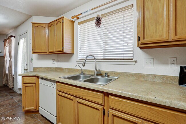 Building Photo - 12193 Sun Arbor Pl