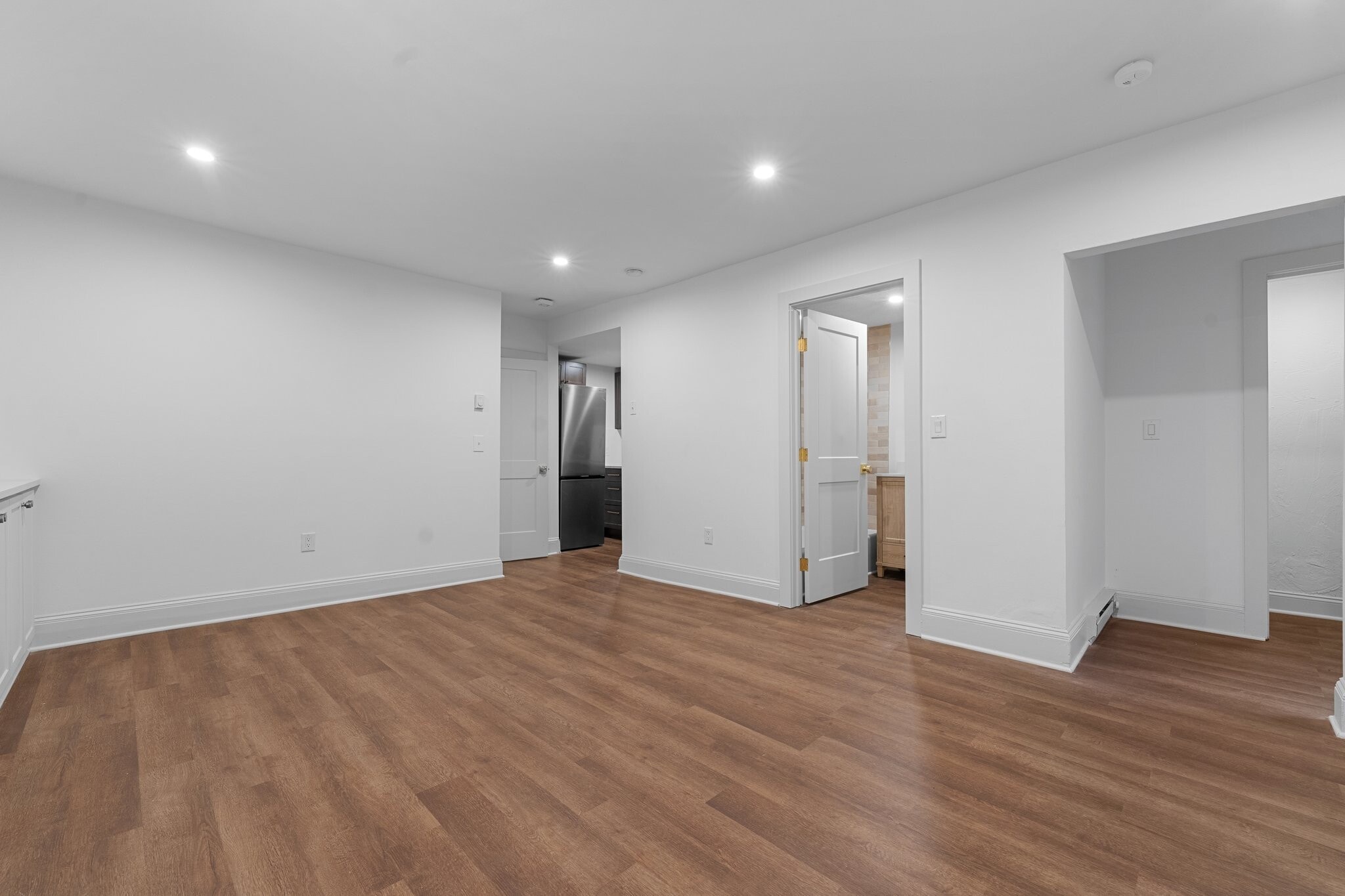 Living room - 44 E Springfield St