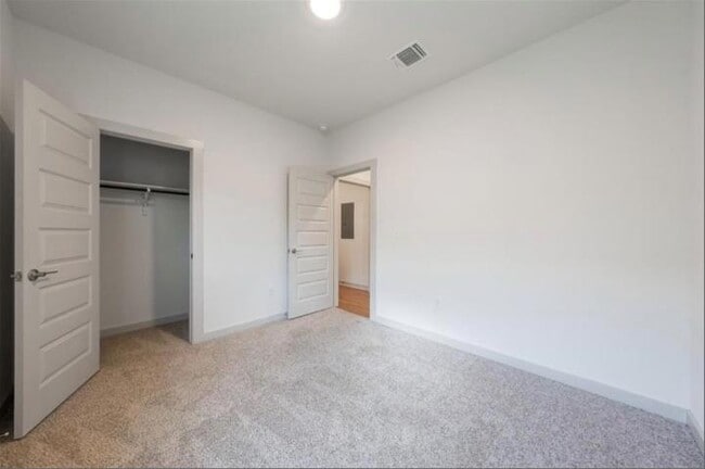 Building Photo - 10805 Meris Ln