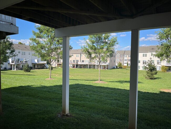 Building Photo - 1253 Elderslie Ln