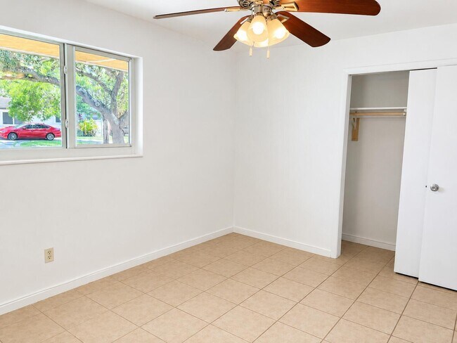 Building Photo - 9440 SW 51st St