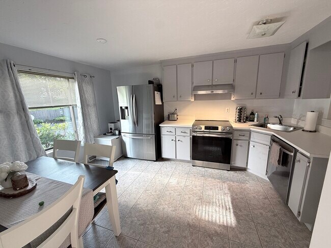 Building Photo - 1 Hartshorn Pl