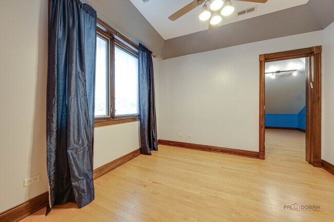 Building Photo - 339 Taft Ct