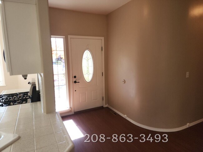 Building Photo - 2386 E Three Bars Dr