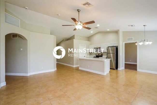 Building Photo - 3 Bedroom Pet-Friendly Home in Lehigh Acre...
