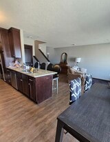 Building Photo - 685 Roberts Rd