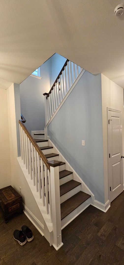 Building Photo - Bright & Beautiful Rental in Whitney Lake ...