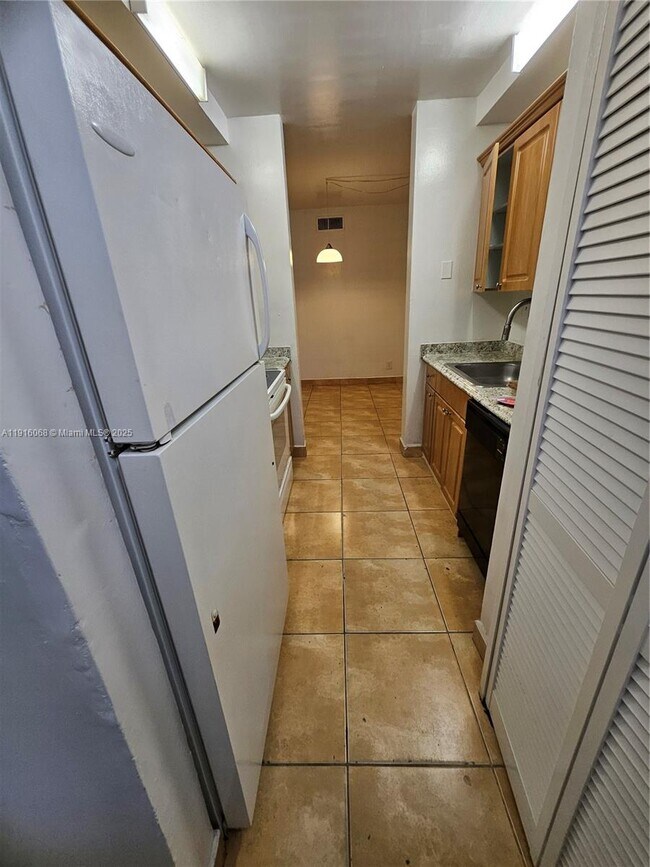 Building Photo - 11570 NW 42nd St