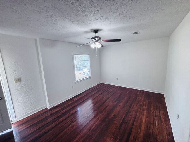 Building Photo - 239 Mason Blvd