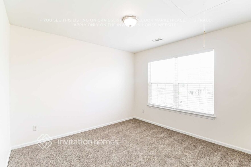 Building Photo - 214 Glencroft Dr