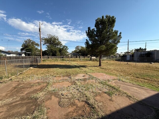 Building Photo - 2116 39th St