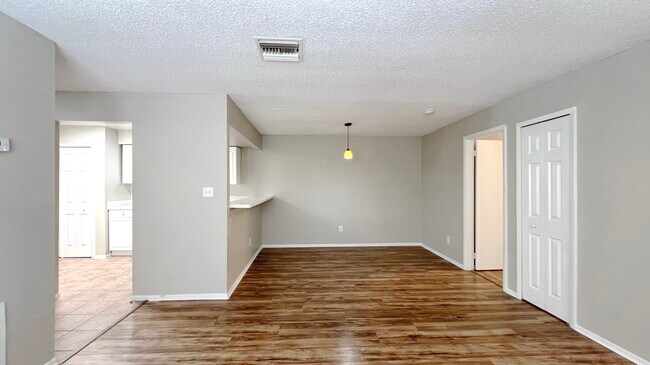 Building Photo - 1500 Sophie Blvd